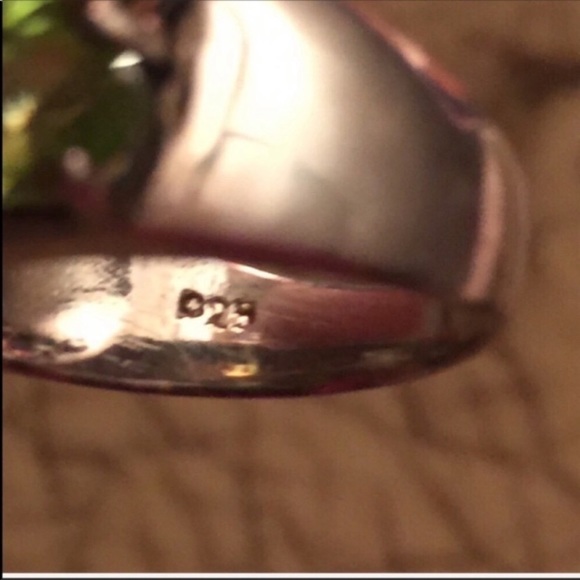 Sterling Silver Emerald Cut Peridot  Ring Size 6 - Picture 3 of 3
